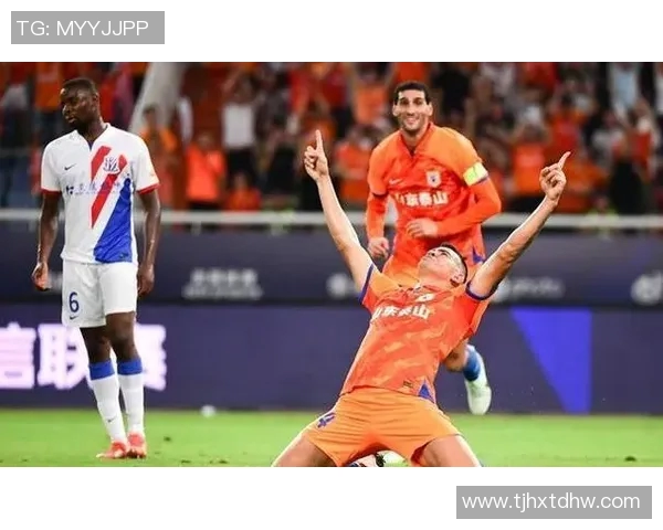 足球明星右径骨裂重创球队前景球迷心痛不已期待早日复出